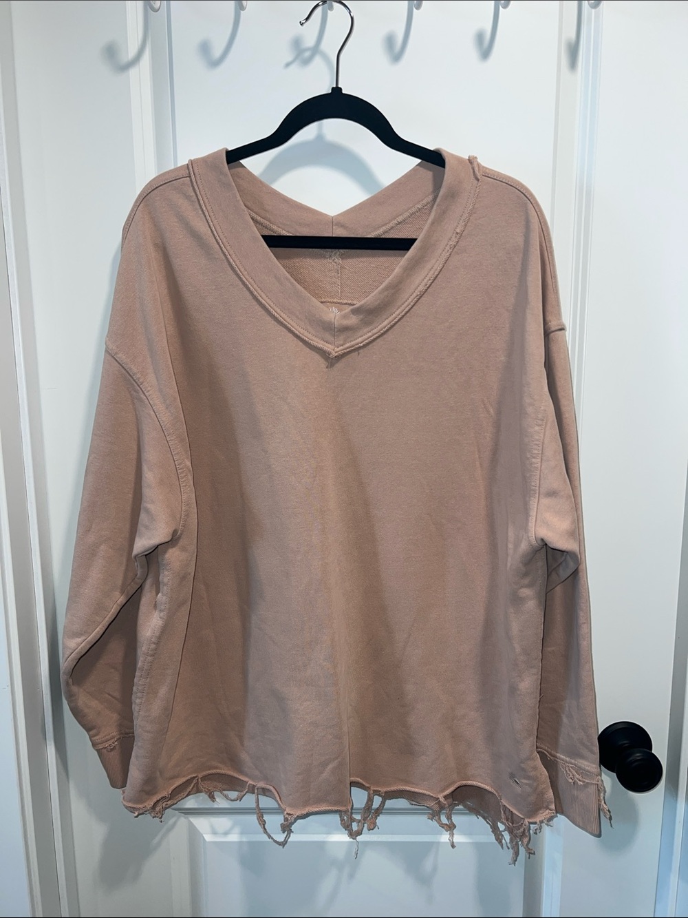 Club Social Women’s Distressed V-Neck Oversized Sweatshirt - Dusty Blush Size M